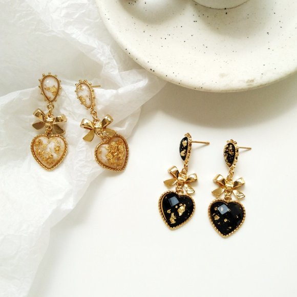 💕Last one Dreamy Bow Heart Resin Ea… - Picture 2 of 7